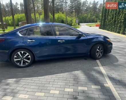 Синий Ниссан Альтима, объемом двигателя 2.49 л и пробегом 210 тыс. км за 10700 $, фото 2 на Automoto.ua