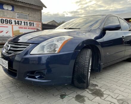 Синий Ниссан Альтима, объемом двигателя 2.5 л и пробегом 258 тыс. км за 5000 $, фото 1 на Automoto.ua