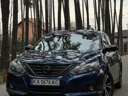 Ниссан Альтима 2016 в Киеве на Automoto.ua Синий Ниссан Альтима, объемом двигателя 2.49 л и пробегом 122 тыс. км за 11000 $, фото 1 на Automoto.ua