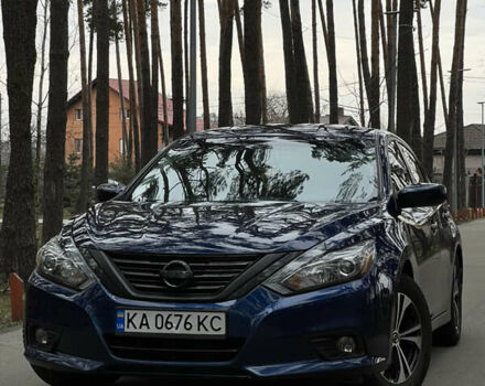 Синий Ниссан Альтима, объемом двигателя 2.49 л и пробегом 122 тыс. км за 11000 $, фото 1 на Automoto.ua