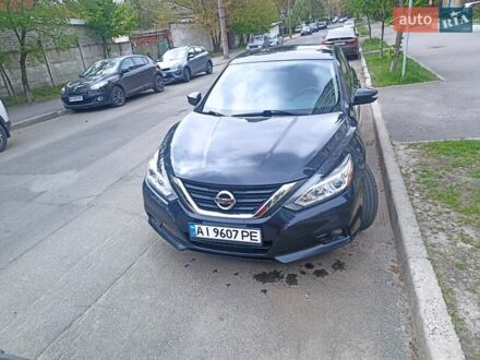 Ниссан Альтима 2017 в Киеве на Automoto.ua Синий Ниссан Альтима, объемом двигателя 2.49 л и пробегом 135 тыс. км за 10800 $, фото 1 на Automoto.ua