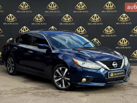 Синий Ниссан Альтима, объемом двигателя 2.49 л и пробегом 211 тыс. км за 10900 $, фото 1 на Automoto.ua