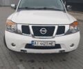 Белый Ниссан Армада, объемом двигателя 5.55 л и пробегом 300 тыс. км за 15500 $, фото 1 на Automoto.ua