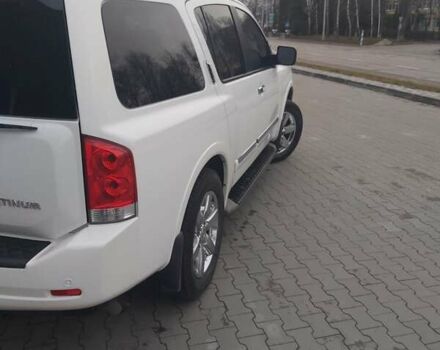 Белый Ниссан Армада, объемом двигателя 5.55 л и пробегом 300 тыс. км за 15500 $, фото 5 на Automoto.ua