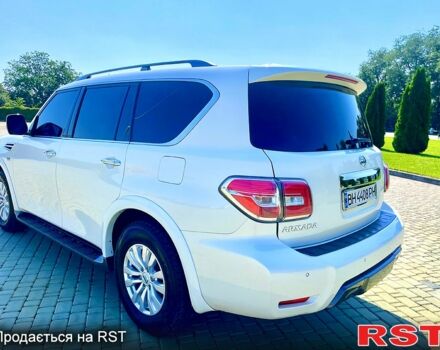 Белый Ниссан Армада, объемом двигателя 5.6 л и пробегом 0 тыс. км за 27500 $, фото 3 на Automoto.ua