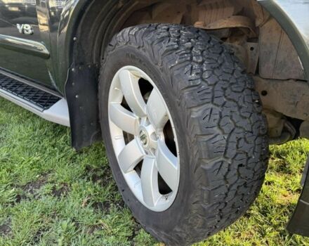 Черный Ниссан Армада, объемом двигателя 5.6 л и пробегом 150 тыс. км за 12800 $, фото 5 на Automoto.ua