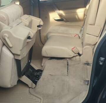 Черный Ниссан Армада, объемом двигателя 5.6 л и пробегом 300 тыс. км за 8500 $, фото 12 на Automoto.ua