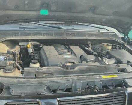 Черный Ниссан Армада, объемом двигателя 5.6 л и пробегом 300 тыс. км за 8500 $, фото 5 на Automoto.ua