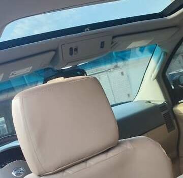 Черный Ниссан Армада, объемом двигателя 5.6 л и пробегом 300 тыс. км за 8500 $, фото 17 на Automoto.ua