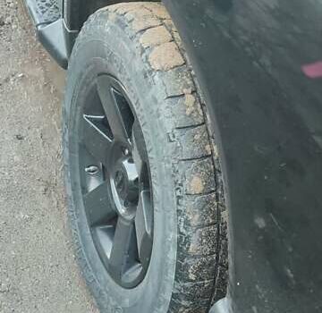 Черный Ниссан Армада, объемом двигателя 5.6 л и пробегом 300 тыс. км за 8500 $, фото 11 на Automoto.ua