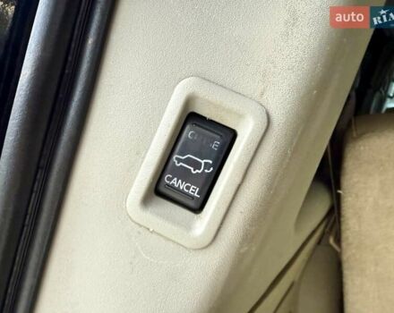 Черный Ниссан Армада, объемом двигателя 5.6 л и пробегом 267 тыс. км за 10999 $, фото 81 на Automoto.ua