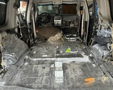 Ниссан Армада 2006 в Одессе на Automoto.ua Черный Ниссан Армада, объемом двигателя 5.6 л и пробегом 240 тыс. км за 13000 $, фото 22 на Automoto.ua