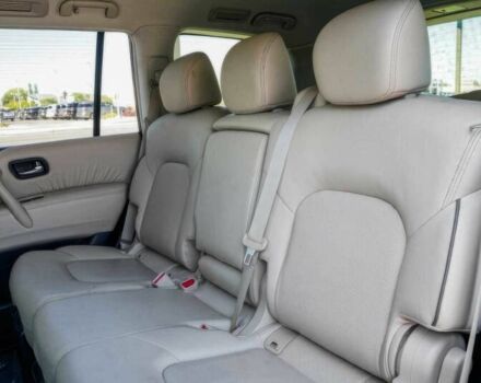 Сірий Ніссан Armada, об'ємом двигуна 5.6 л та пробігом 26 тис. км за 54000 $, фото 9 на Automoto.ua