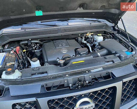 Синій Ніссан Armada, об'ємом двигуна 5.55 л та пробігом 126 тис. км за 15000 $, фото 20 на Automoto.ua