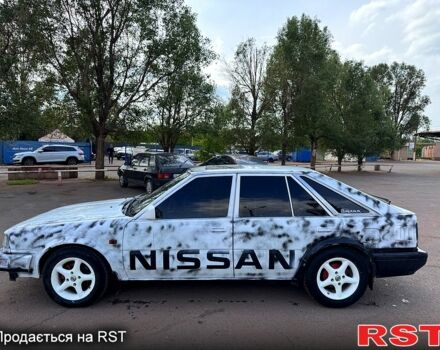Белый Ниссан Блюберд, объемом двигателя 2 л и пробегом 200 тыс. км за 1050 $, фото 3 на Automoto.ua