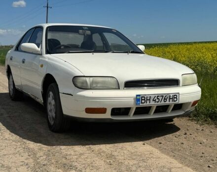 Белый Ниссан Блюберд, объемом двигателя 1.8 л и пробегом 210 тыс. км за 2000 $, фото 1 на Automoto.ua