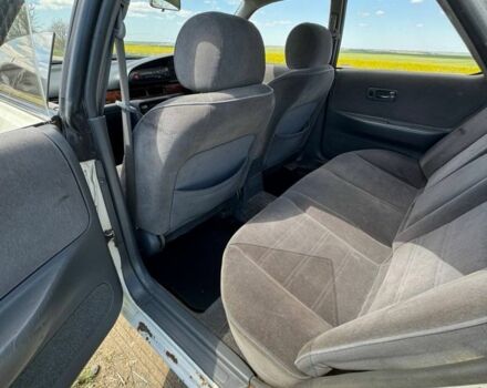 Белый Ниссан Блюберд, объемом двигателя 1.8 л и пробегом 210 тыс. км за 2000 $, фото 12 на Automoto.ua