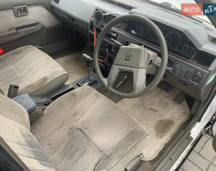 Белый Ниссан Блюберд, объемом двигателя 1.81 л и пробегом 184 тыс. км за 1800 $, фото 5 на Automoto.ua