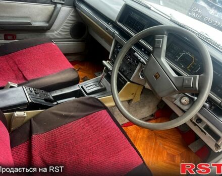 Білий Ніссан Блюберд, об'ємом двигуна 2 л та пробігом 420 тис. км за 700 $, фото 3 на Automoto.ua