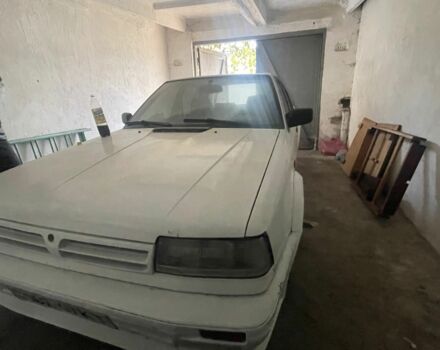 Белый Ниссан Блюберд, объемом двигателя 1.6 л и пробегом 350 тыс. км за 1150 $, фото 2 на Automoto.ua