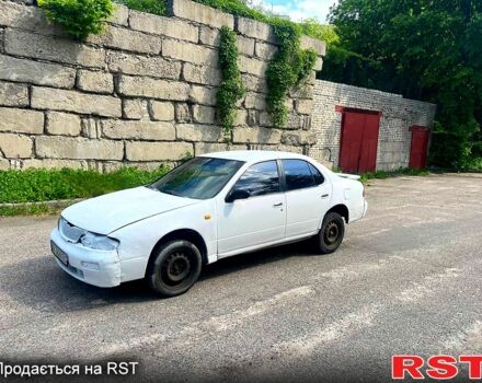 Білий Ніссан Блюберд, об'ємом двигуна 2 л та пробігом 114 тис. км за 850 $, фото 4 на Automoto.ua