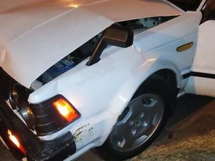 Белый Ниссан Блюберд, объемом двигателя 1.6 л и пробегом 258 тыс. км за 1000 $, фото 1 на Automoto.ua