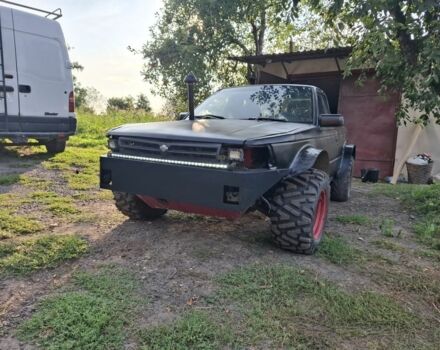 Чорний Ніссан Блюберд, об'ємом двигуна 2 л та пробігом 333 тис. км за 1400 $, фото 1 на Automoto.ua