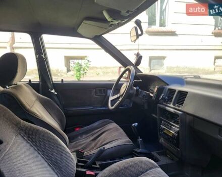 Красный Ниссан Блюберд, объемом двигателя 2 л и пробегом 455 тыс. км за 1700 $, фото 3 на Automoto.ua