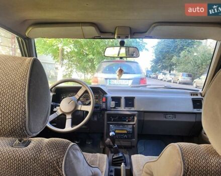 Красный Ниссан Блюберд, объемом двигателя 2 л и пробегом 455 тыс. км за 1700 $, фото 6 на Automoto.ua