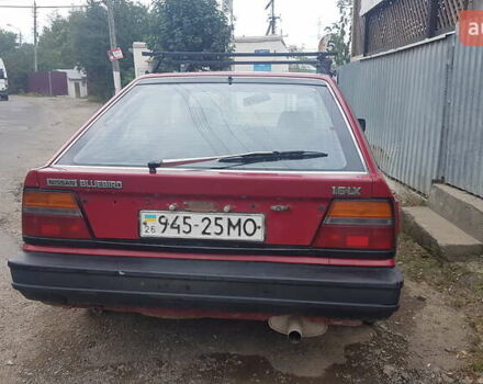 Красный Ниссан Блюберд, объемом двигателя 1.6 л и пробегом 380 тыс. км за 500 $, фото 3 на Automoto.ua