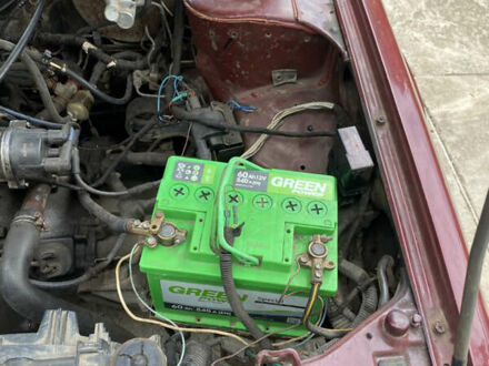 Червоний Ніссан Блюберд, об'ємом двигуна 2 л та пробігом 250 тис. км за 1500 $, фото 1 на Automoto.ua