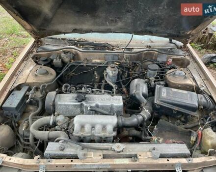 Желтый Ниссан Блюберд, объемом двигателя 2 л и пробегом 130 тыс. км за 900 $, фото 3 на Automoto.ua