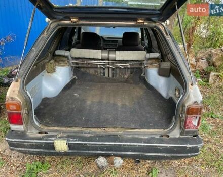 Желтый Ниссан Блюберд, объемом двигателя 2 л и пробегом 130 тыс. км за 900 $, фото 4 на Automoto.ua