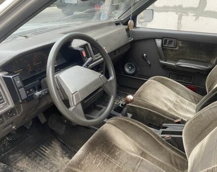 Сірий Ніссан Блюберд, об'ємом двигуна 2 л та пробігом 200 тис. км за 750 $, фото 4 на Automoto.ua