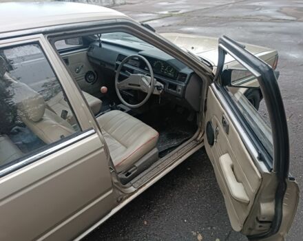 Серый Ниссан Блюберд, объемом двигателя 0 л и пробегом 220 тыс. км за 812 $, фото 5 на Automoto.ua