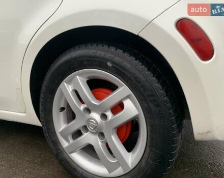 Белый Ниссан Куб, объемом двигателя 1.8 л и пробегом 195 тыс. км за 6000 $, фото 8 на Automoto.ua