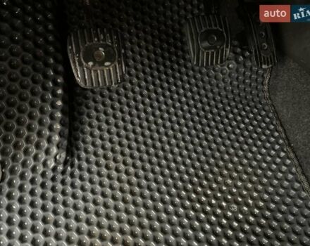 Белый Ниссан Куб, объемом двигателя 1.8 л и пробегом 195 тыс. км за 6000 $, фото 9 на Automoto.ua