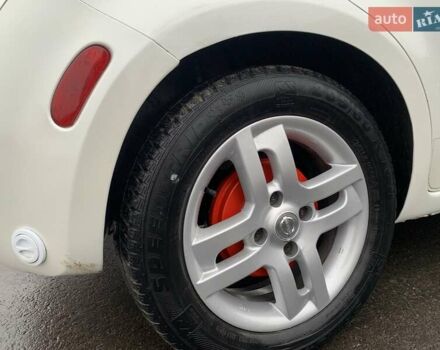 Белый Ниссан Куб, объемом двигателя 1.8 л и пробегом 195 тыс. км за 6000 $, фото 7 на Automoto.ua