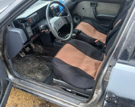 Серый Ниссан Куб, объемом двигателя 1.3 л и пробегом 400 тыс. км за 1700 $, фото 3 на Automoto.ua