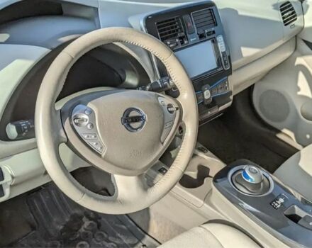 Белый Ниссан Другая, объемом двигателя 0 л и пробегом 125 тыс. км за 5499 $, фото 1 на Automoto.ua