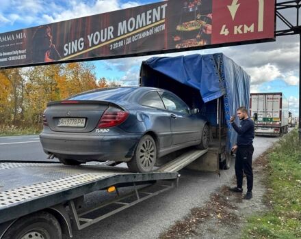 Білий Ніссан Інша, об'ємом двигуна 3 л та пробігом 200 тис. км за 2700 $, фото 4 на Automoto.ua