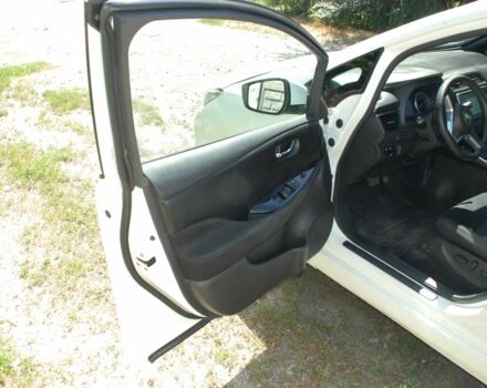 Білий Ніссан Інша, об'ємом двигуна 0 л та пробігом 243 тис. км за 9000 $, фото 4 на Automoto.ua