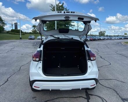 Білий Ніссан Інша, об'ємом двигуна 1.6 л та пробігом 16 тис. км за 12000 $, фото 16 на Automoto.ua