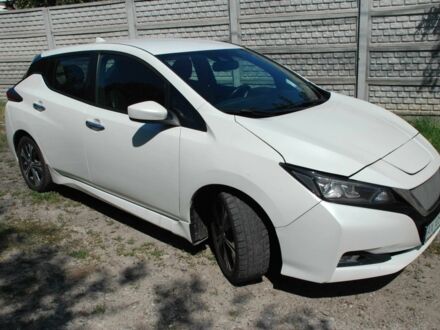 Белый Ниссан Другая, объемом двигателя 0 л и пробегом 243 тыс. км за 9000 $, фото 1 на Automoto.ua