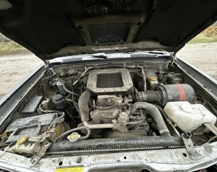 Черный Ниссан Другая, объемом двигателя 2.5 л и пробегом 320 тыс. км за 3933 $, фото 8 на Automoto.ua