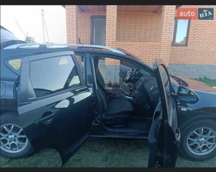 Черный Ниссан Другая, объемом двигателя 1.6 л и пробегом 235 тыс. км за 10700 $, фото 2 на Automoto.ua