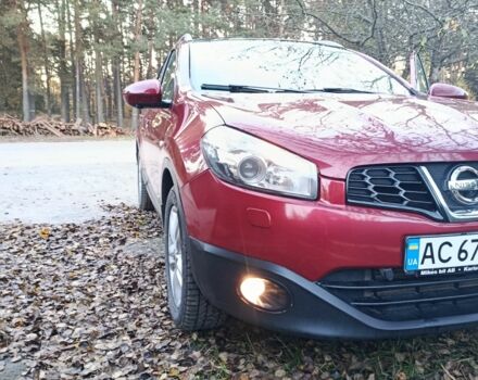 Красный Ниссан Другая, объемом двигателя 1.6 л и пробегом 244 тыс. км за 11250 $, фото 4 на Automoto.ua