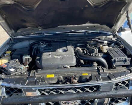 Сірий Ніссан Інша, об'ємом двигуна 2.5 л та пробігом 359 тис. км за 10800 $, фото 1 на Automoto.ua