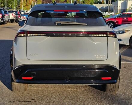 Сірий Ніссан Інша, об'ємом двигуна 0 л та пробігом 12 тис. км за 28000 $, фото 4 на Automoto.ua