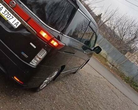 Черный Ниссан Эльгранд, объемом двигателя 2.5 л и пробегом 140 тыс. км за 14000 $, фото 5 на Automoto.ua